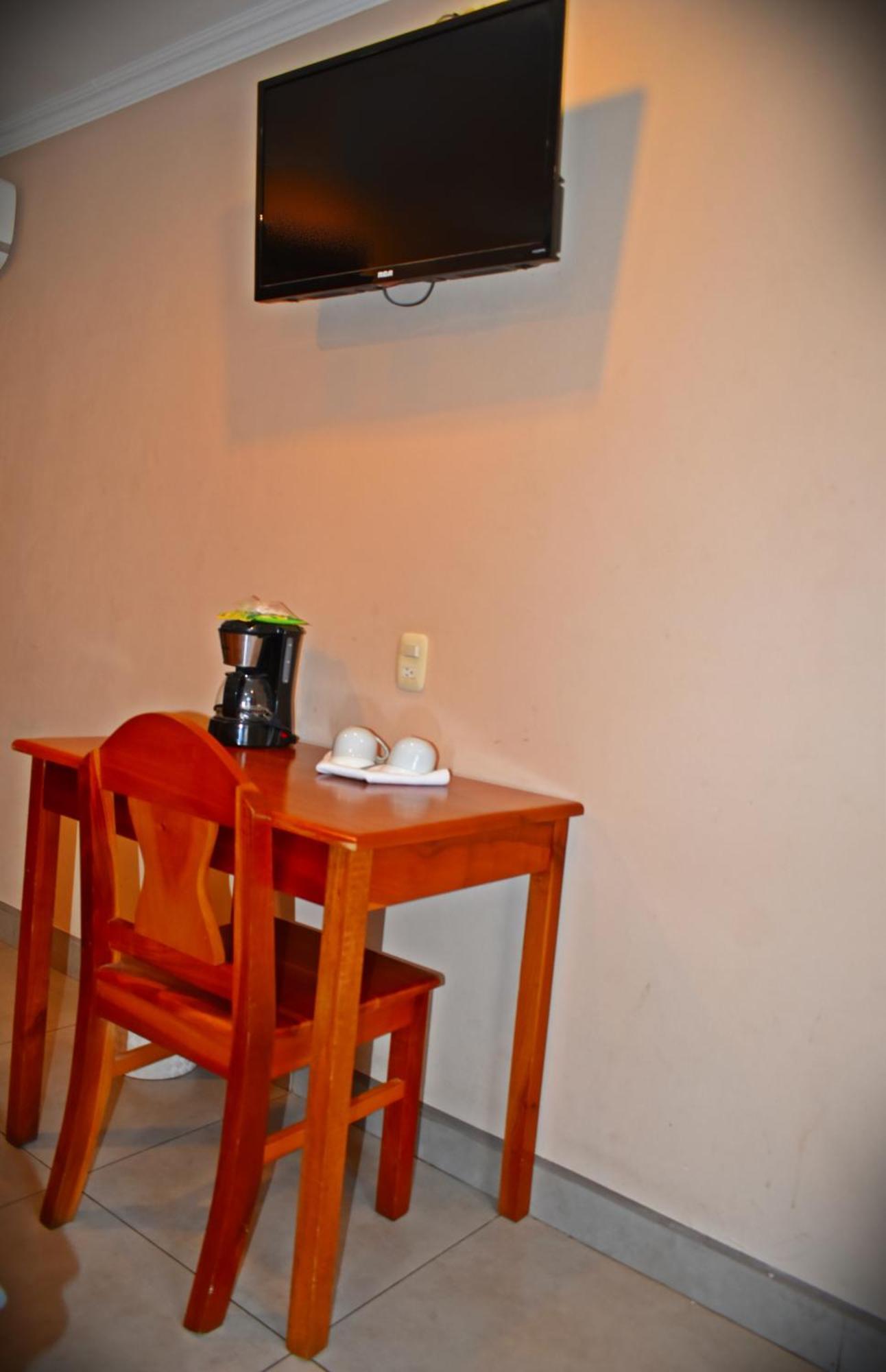Hotel Cabinas Midey Puntarenas Exterior foto