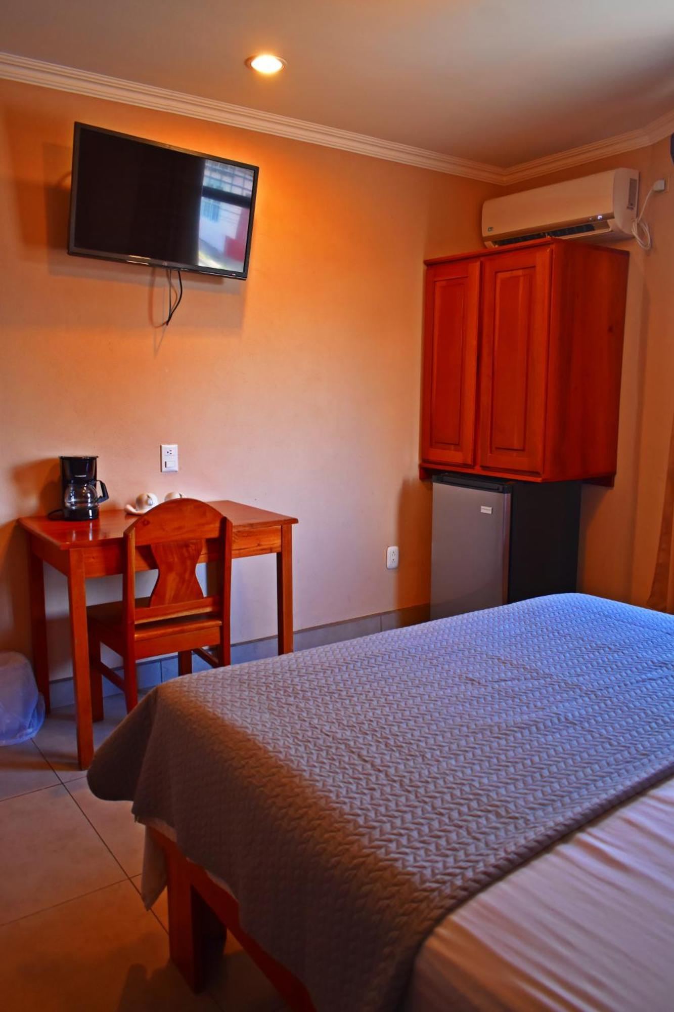 Hotel Cabinas Midey Puntarenas Exterior foto