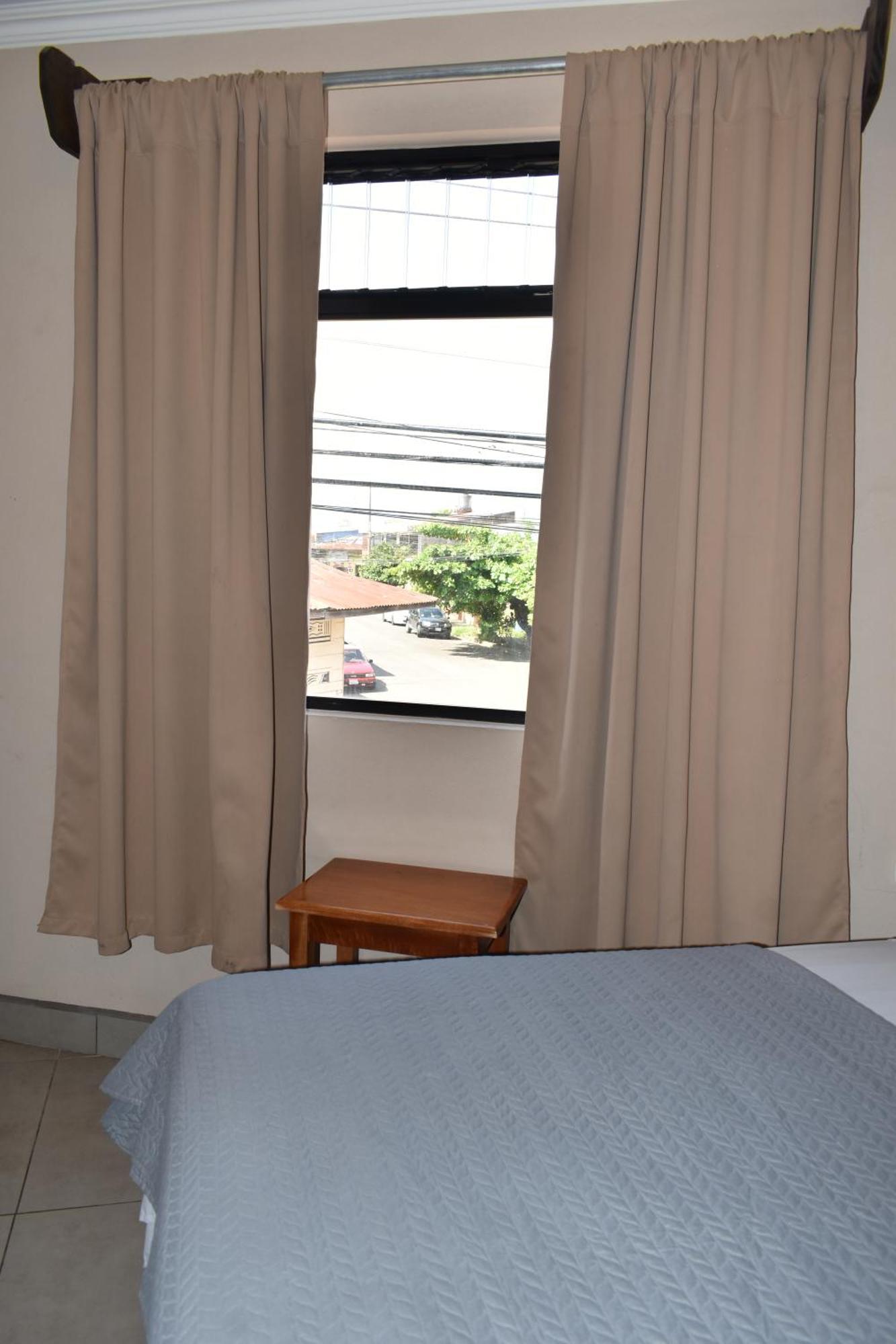 Hotel Cabinas Midey Puntarenas Exterior foto